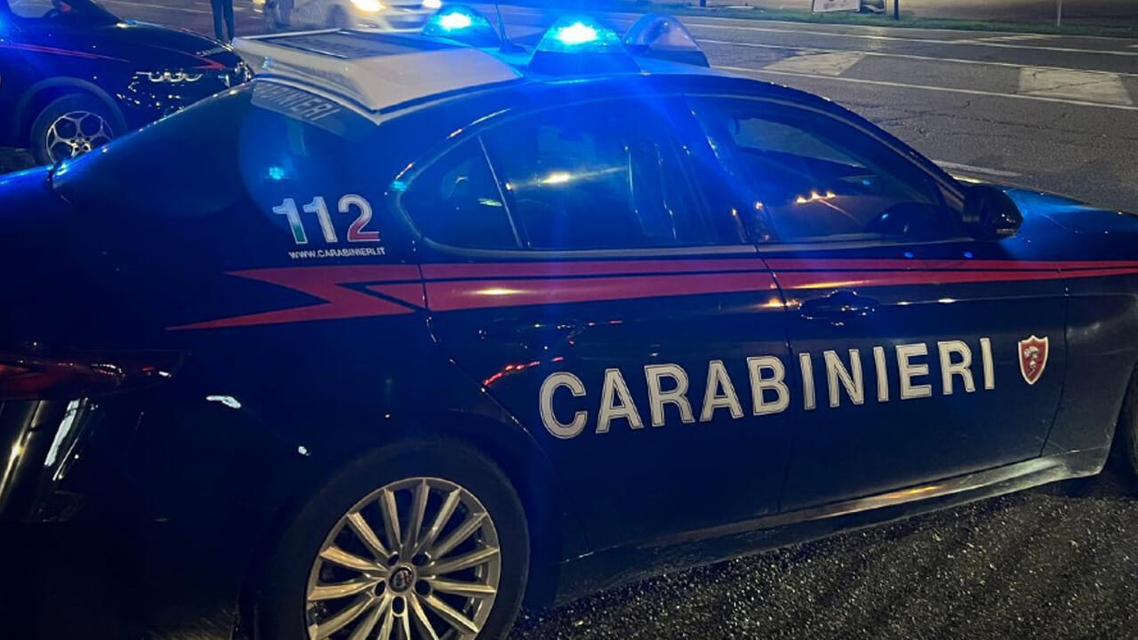 Braccialetto inutile, lo stalker non si ferma: dalle mura di casa alle sbarre del carcere