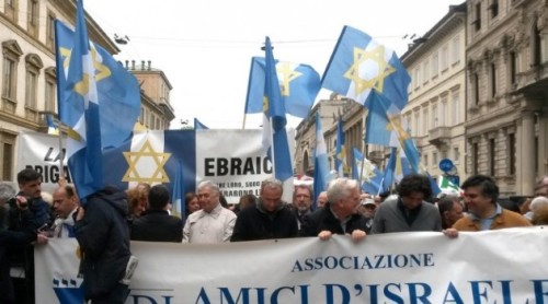 «Arrotolate quello striscione»: 25 aprile di tensioni, 18 attivisti verso il processo