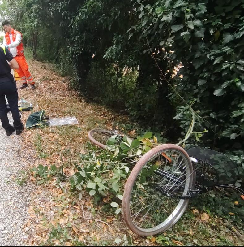 Cade in bici e muore: vittima un 34enne nigeriano senza fissa dimora