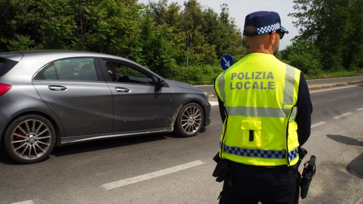 Pontescodogna – Automobilista in choc anafilattico salvato dalla Polizia locale