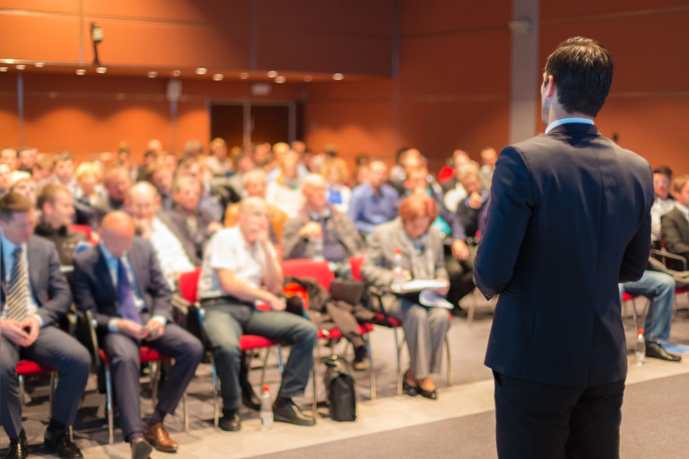 Dall’idea al giorno del debutto: come si coordina un evento aziendale di successo