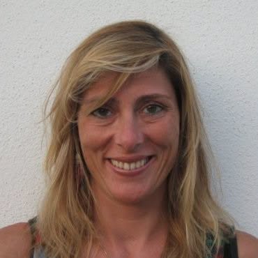 L’ultimo addio a Tiziana De Micheli: le sue ceneri verranno disperse nel mar Ligure