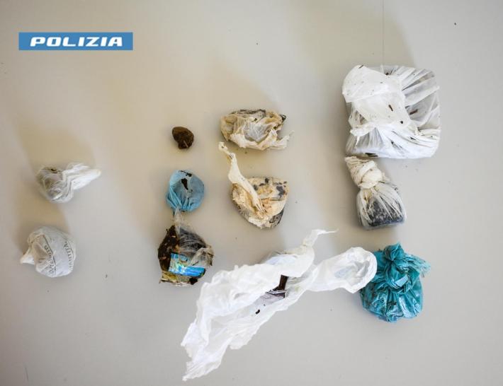 Parco Falcone e Borsellino, recuperati oltre 120 grammi di “fumo”