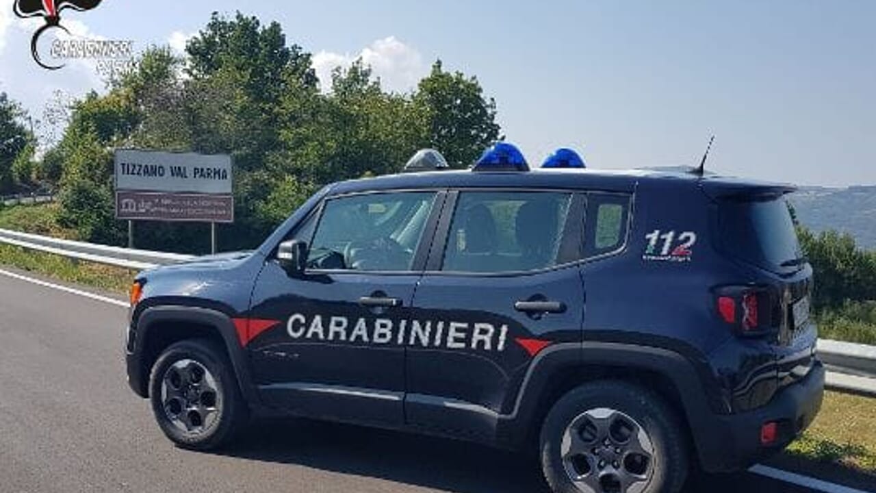 “Sulla carta di credito c’è un errore”: finto impiegato di banca truffa 77enne