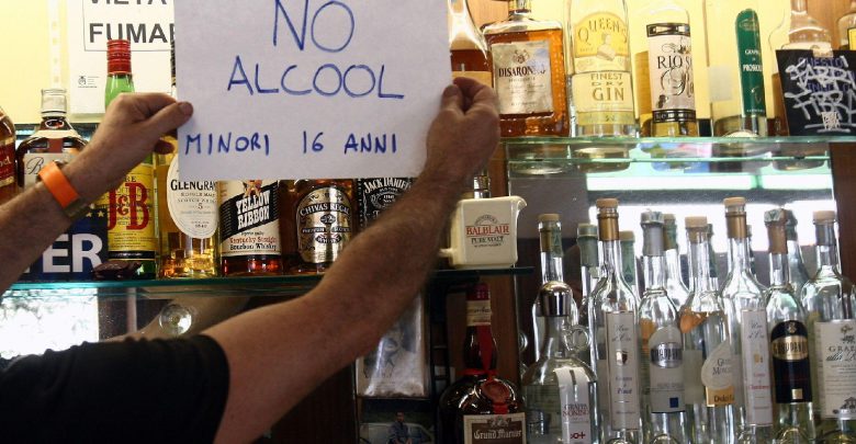 Movida Proibita – Vende superalcolici a un 15enne: sanzionato locale in Via Farini
