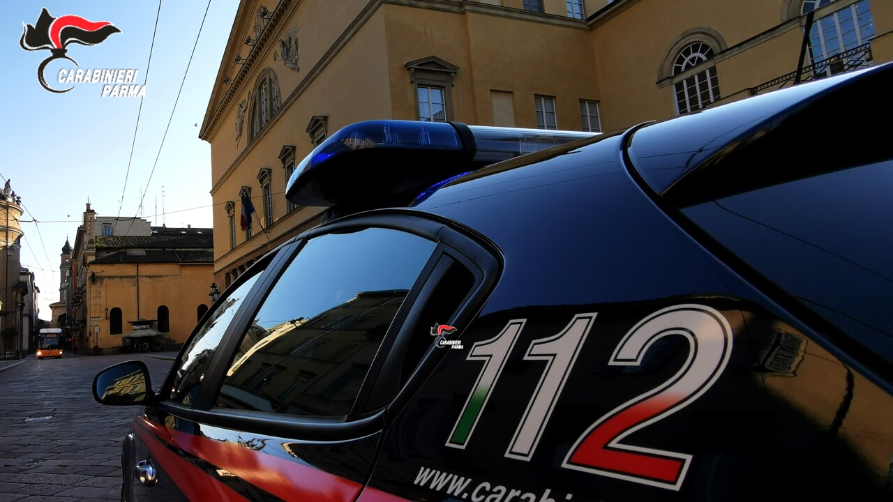 Parma, svaligia auto nel centro storico in piena notte: 37enne arrestato dai Carabinieri