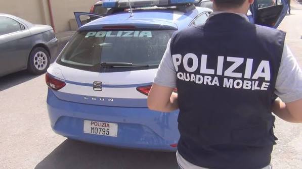 “La comunità non mi piace” e distrugge i mobili. Arrestato minore straniero