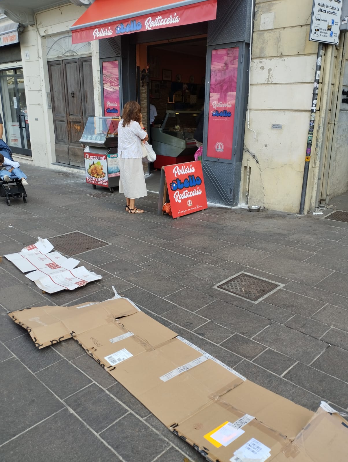 La segnalazione: “Al Mercato in Ghiaia a far compere? No, a pestar m…e”