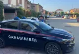 Si toglie le scarpe per entrare in casa…denunciato ladro “educato”