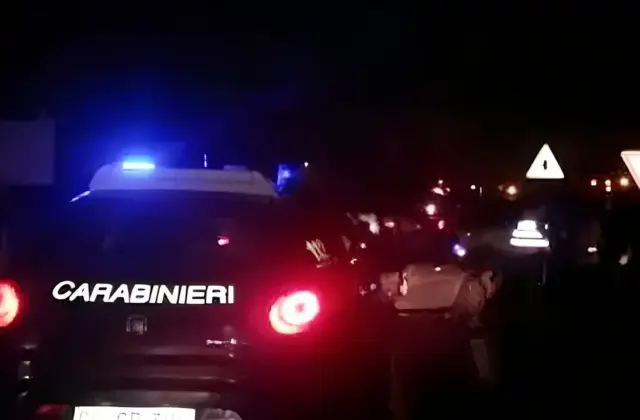 Rubava capi d’abbigliamento d’alta moda durante il carico: nei guai trasportatore 59enne