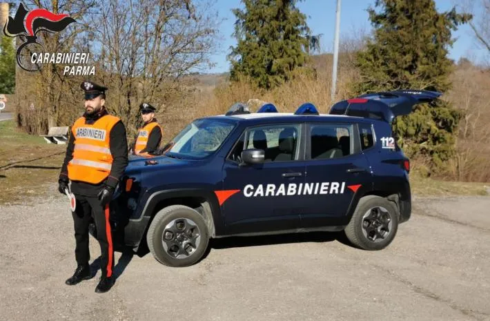 “E’ sparita la mia compagna. Mi ammazzo” – poi aggredisce i carabinieri. Arrestato 60enne